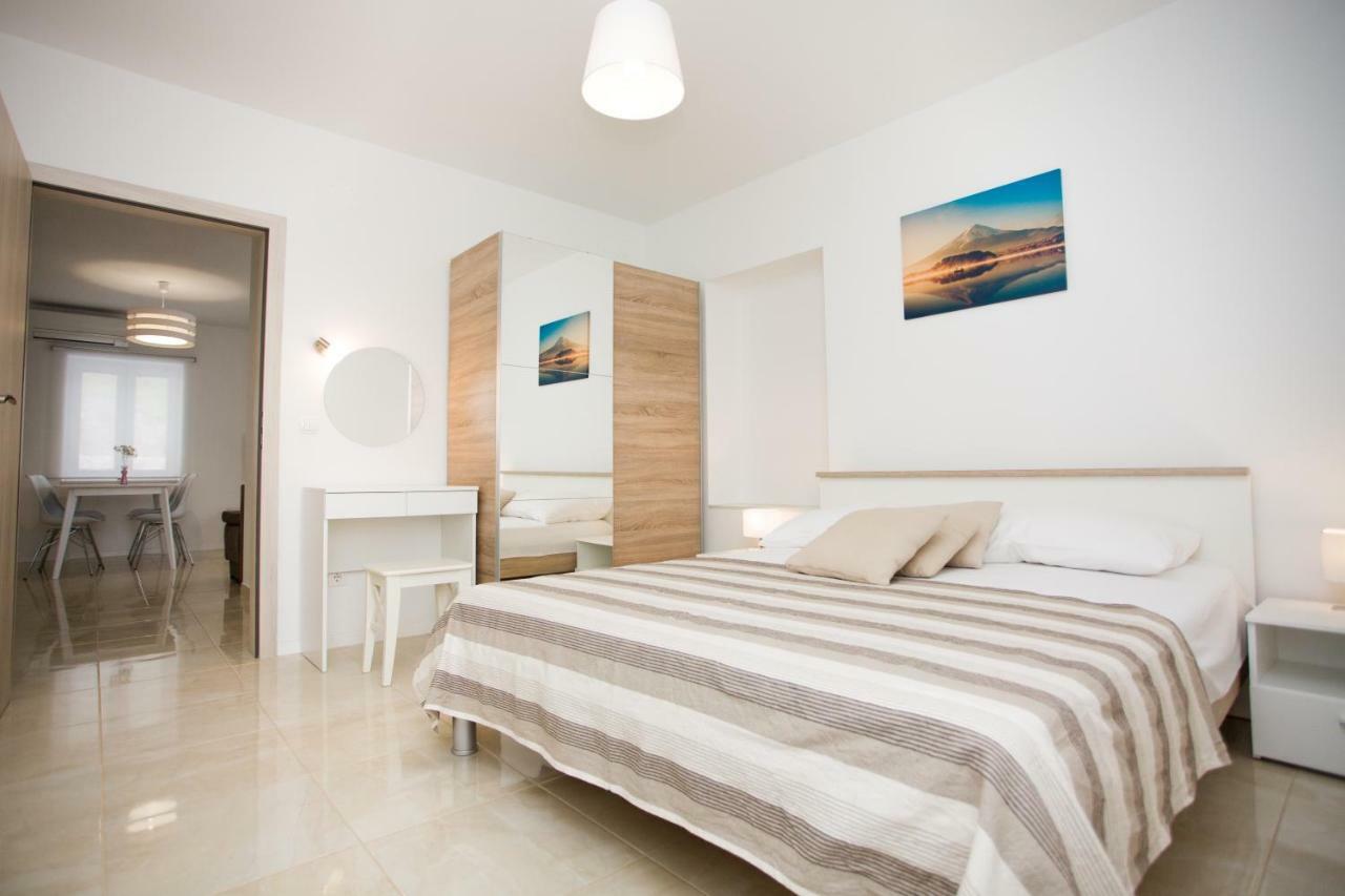 Apartment Bilo Omis Bagian luar foto
